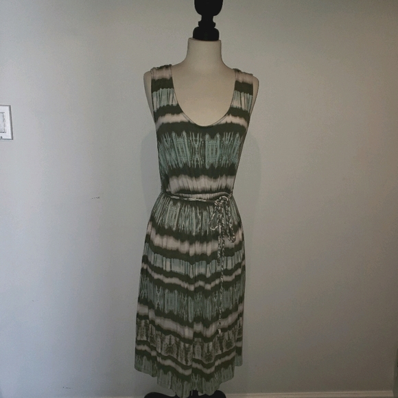 Dress - Picture 1 of 6